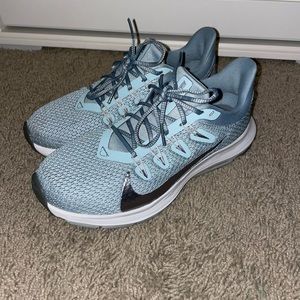 Nike Quest women’s running shoes